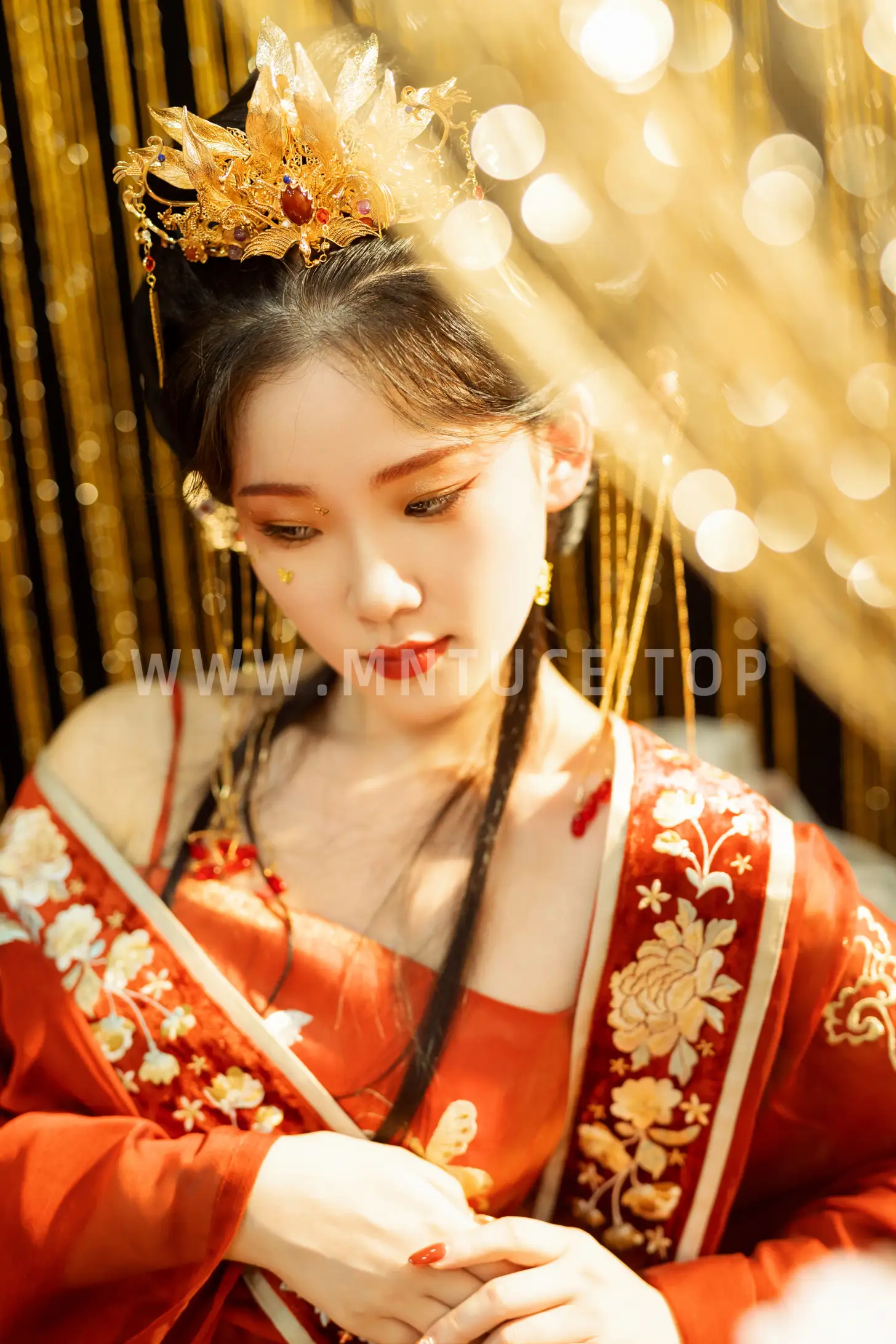 [YITUYU] 2022.09.05 Vol.1873 – Lady in Red Looking back at each other, meow meow meow#[48P]-36